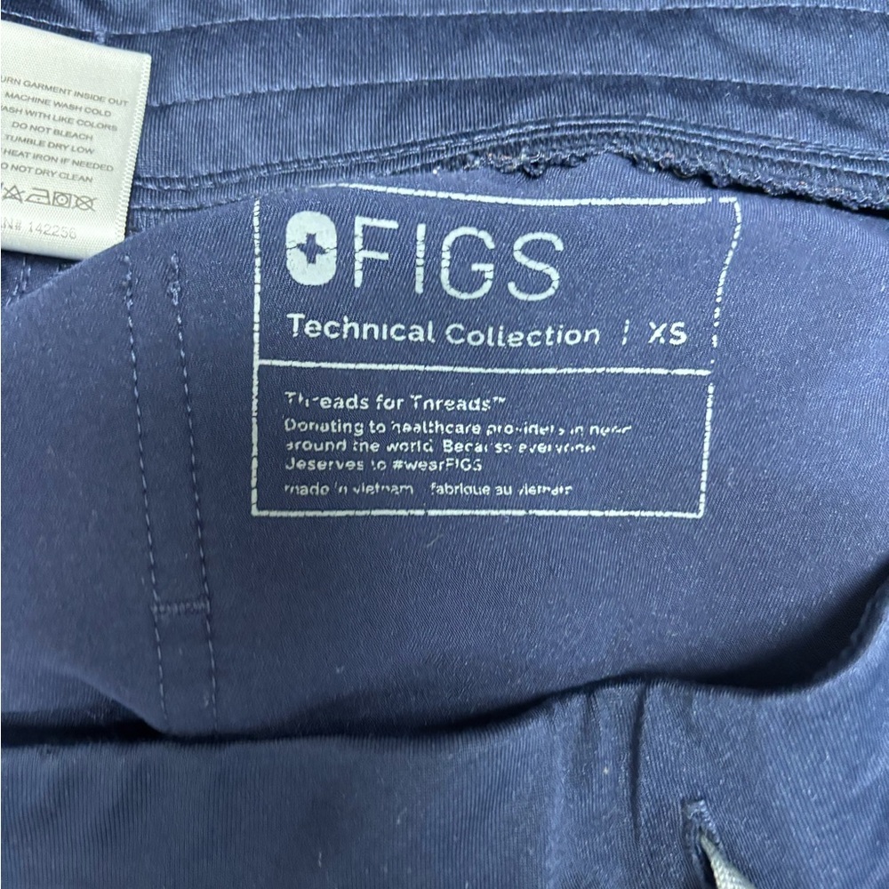 Figs Scrubs - Picture 3 of 3